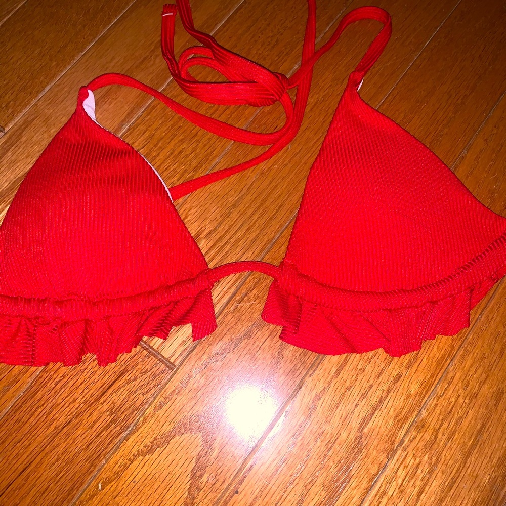 Red bikini top - Picture 2 of 3